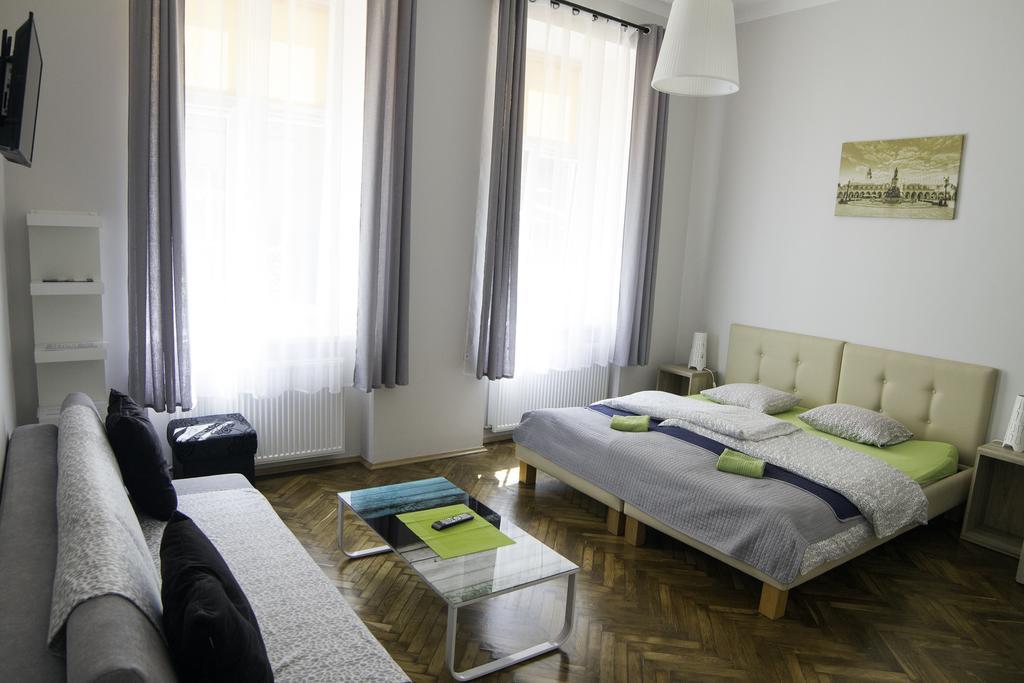 Dream Hostel & Apartments Красков Екстериор снимка